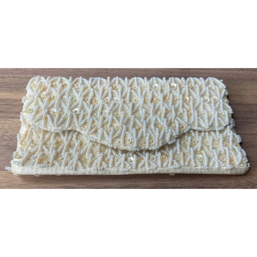 M M Kane Vintage White Beaded Clutch Hand‎ Made In Hong Kong